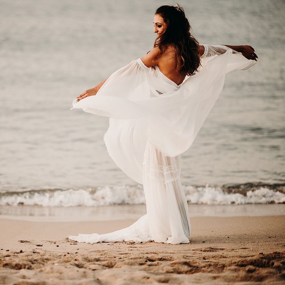 Stunning boho bride in lace dress