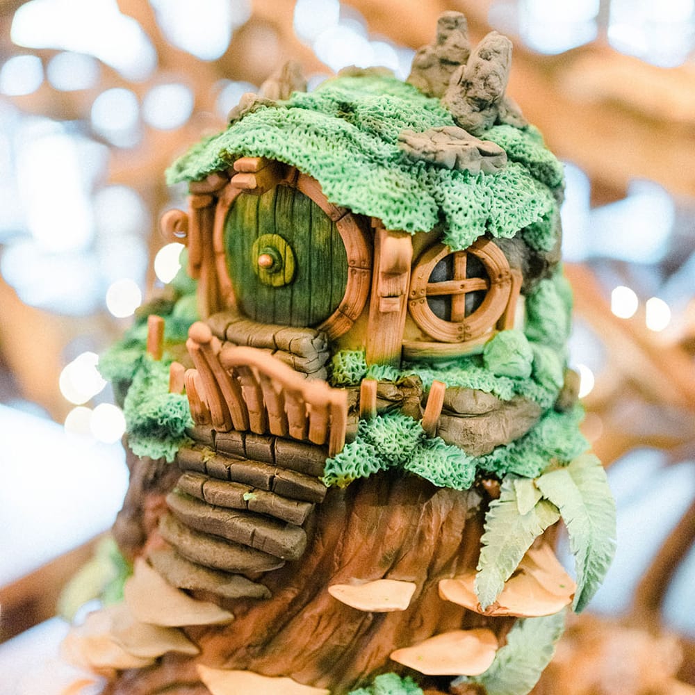 Lord Of The Rings inspired wedding cake of The Shire