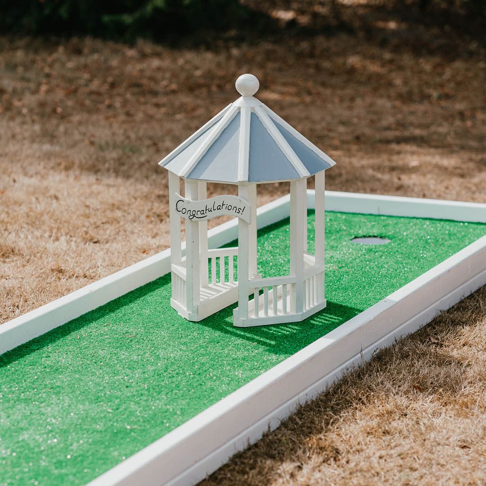 Wedding crazy gold entertainment with cute mini gazebo hole 