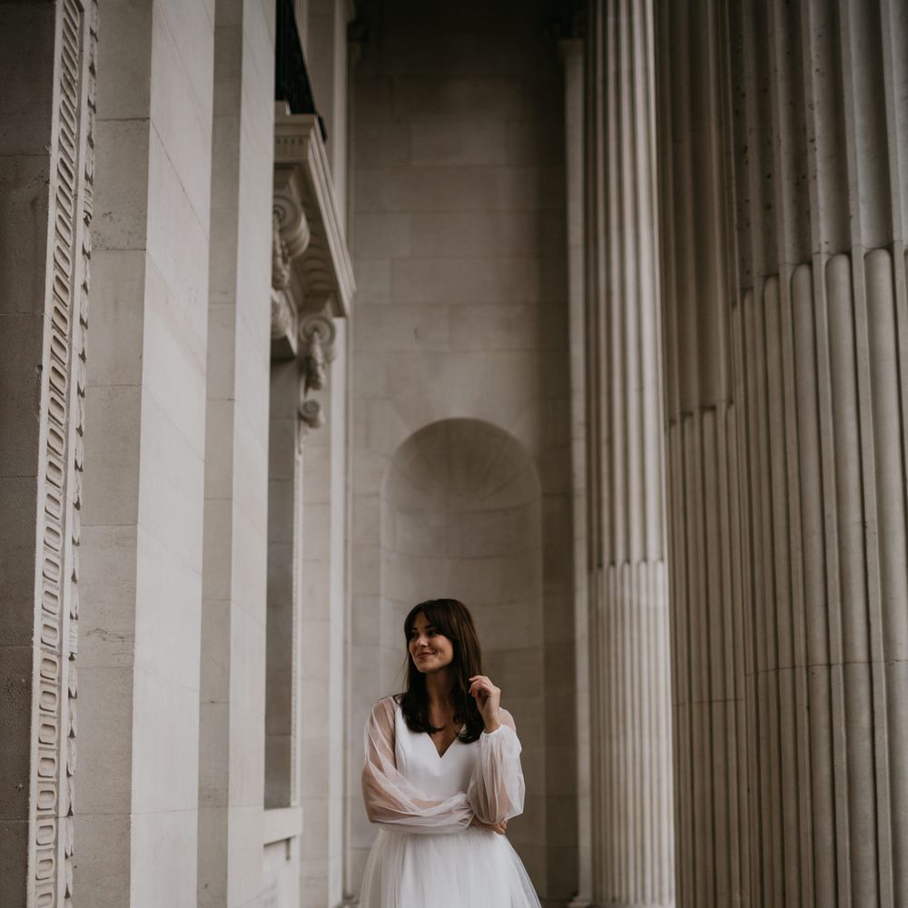 Stylish wedding dress for micro wedding 
