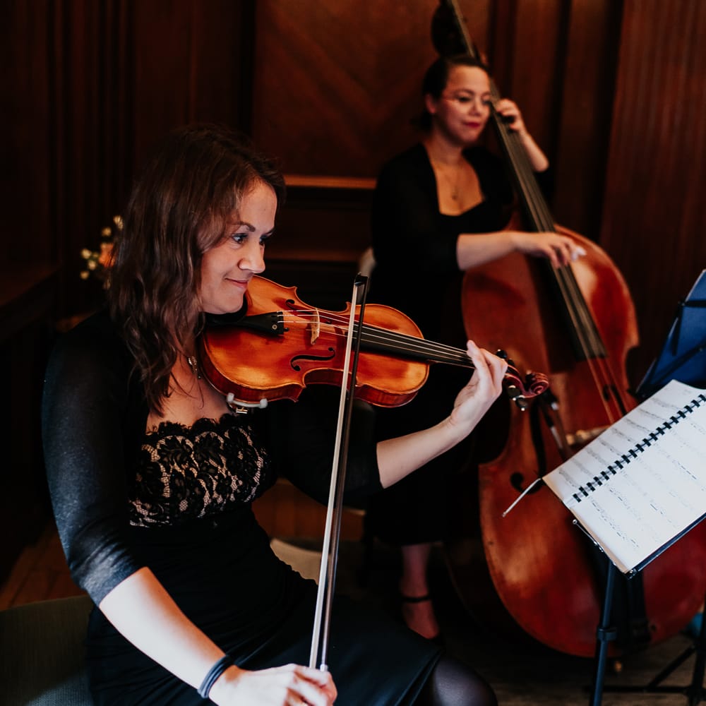 String quarter play during wedding ceremony 