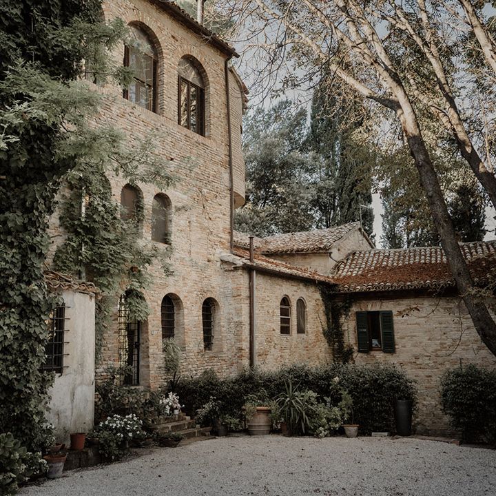 Badia di San Vittore wedding venue in Italy 