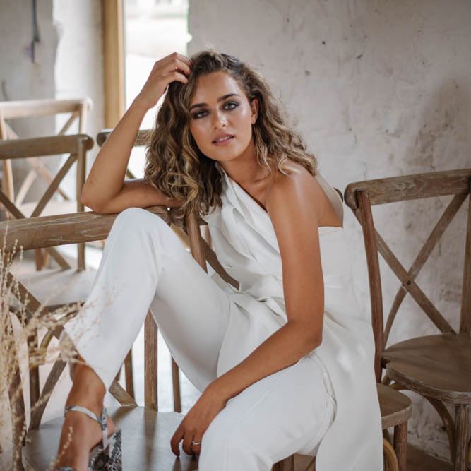 Stylish bride in Toni Maticesvki trouser suit