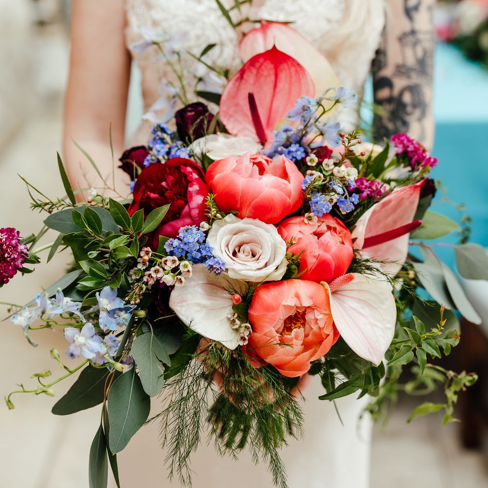 Bright & colourful bouquet for bride 