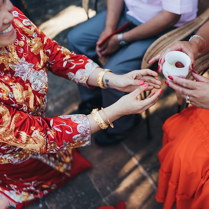 Traditional Chinese tea ceremony for wedding in Menorca