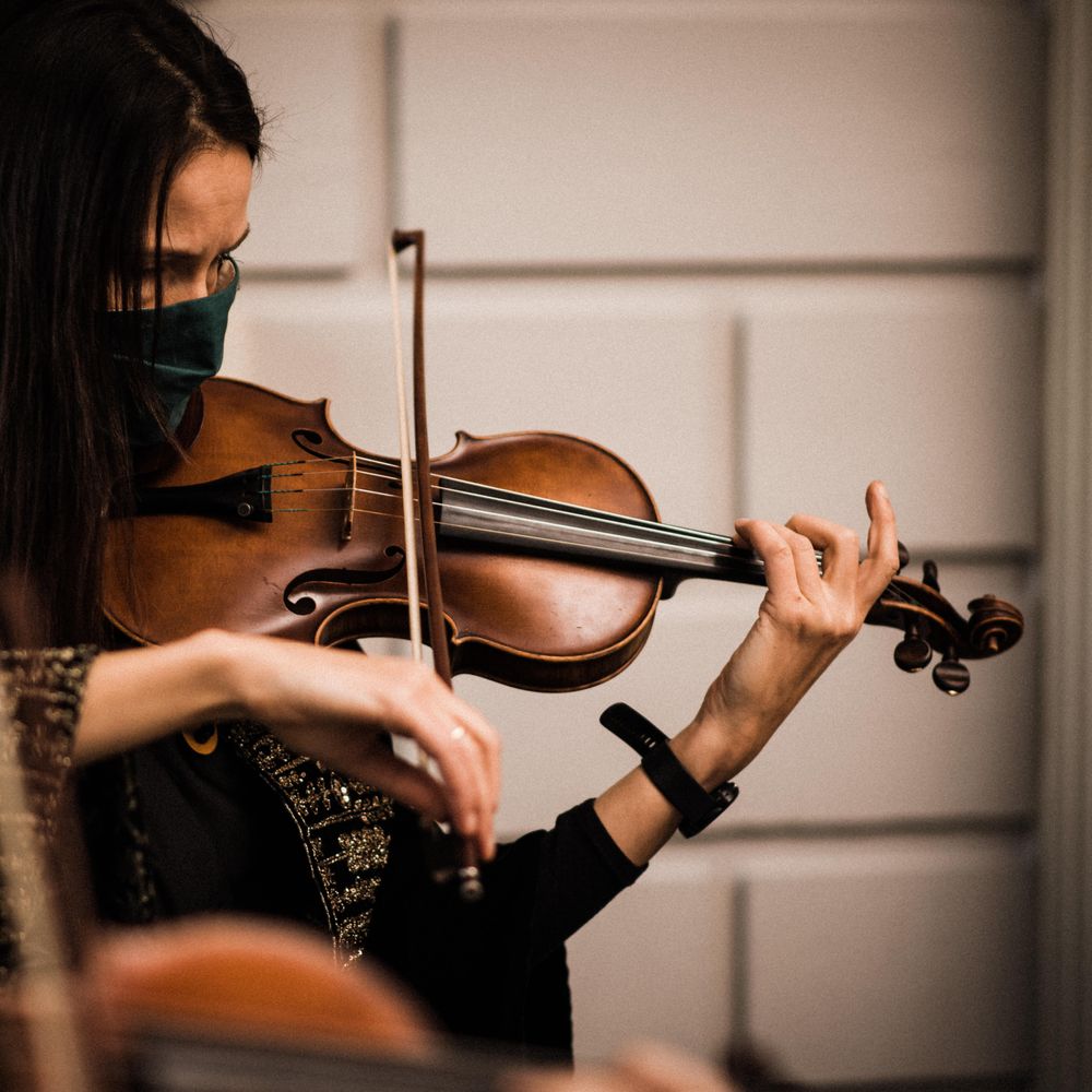 Violinist at Davenport House