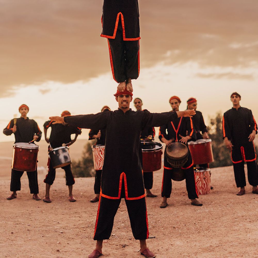 Acrobatic performance by wedding entertainment 