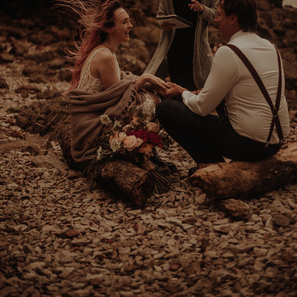 Intimate beach elopement wedding pictures by Esme Whiteside Photography