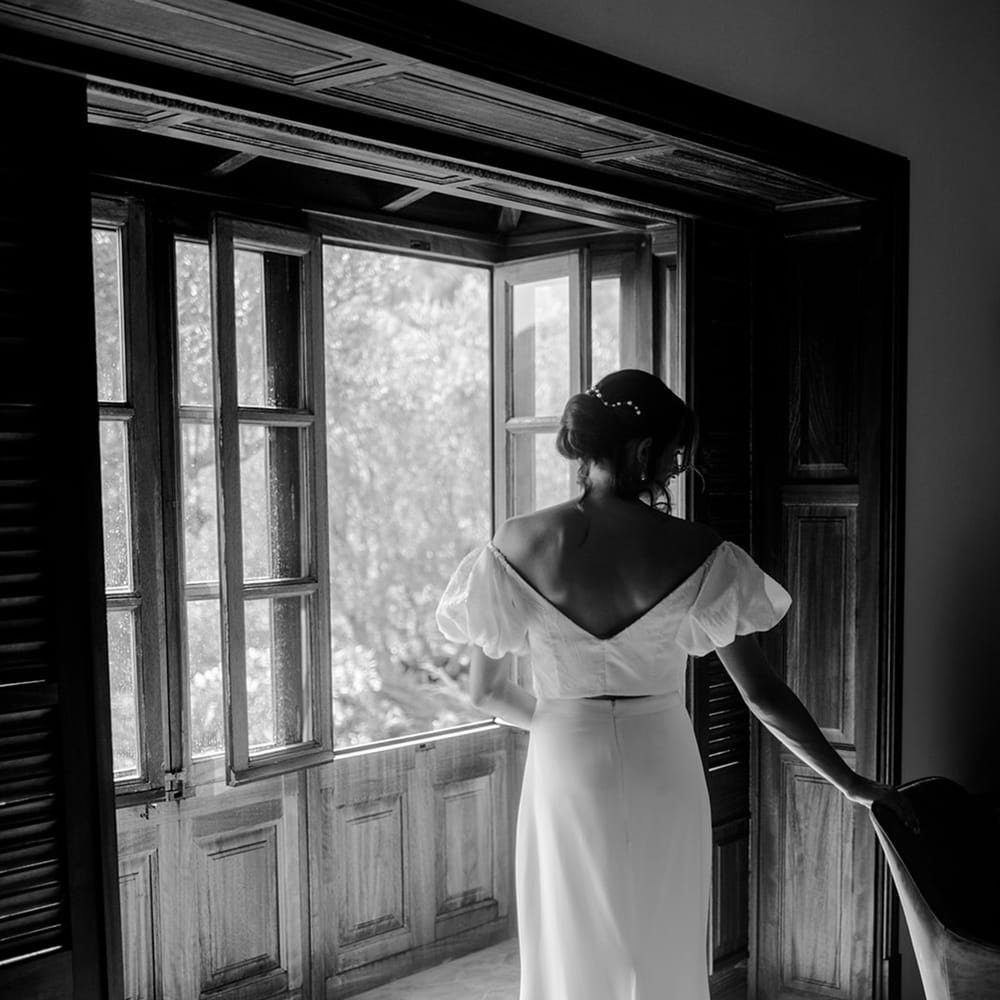 Bride in puff sleeve Alexandra Grecco dress