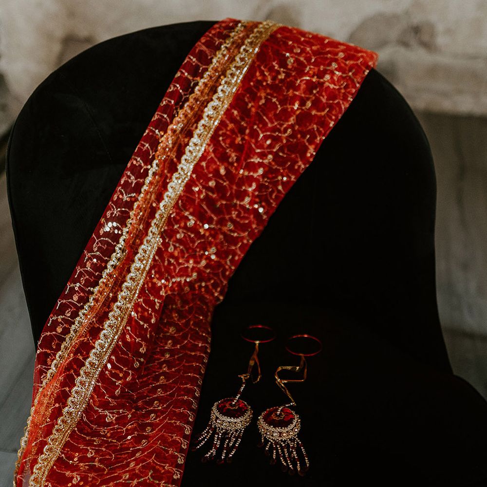 Red and gold wedding jewellery for the bride 