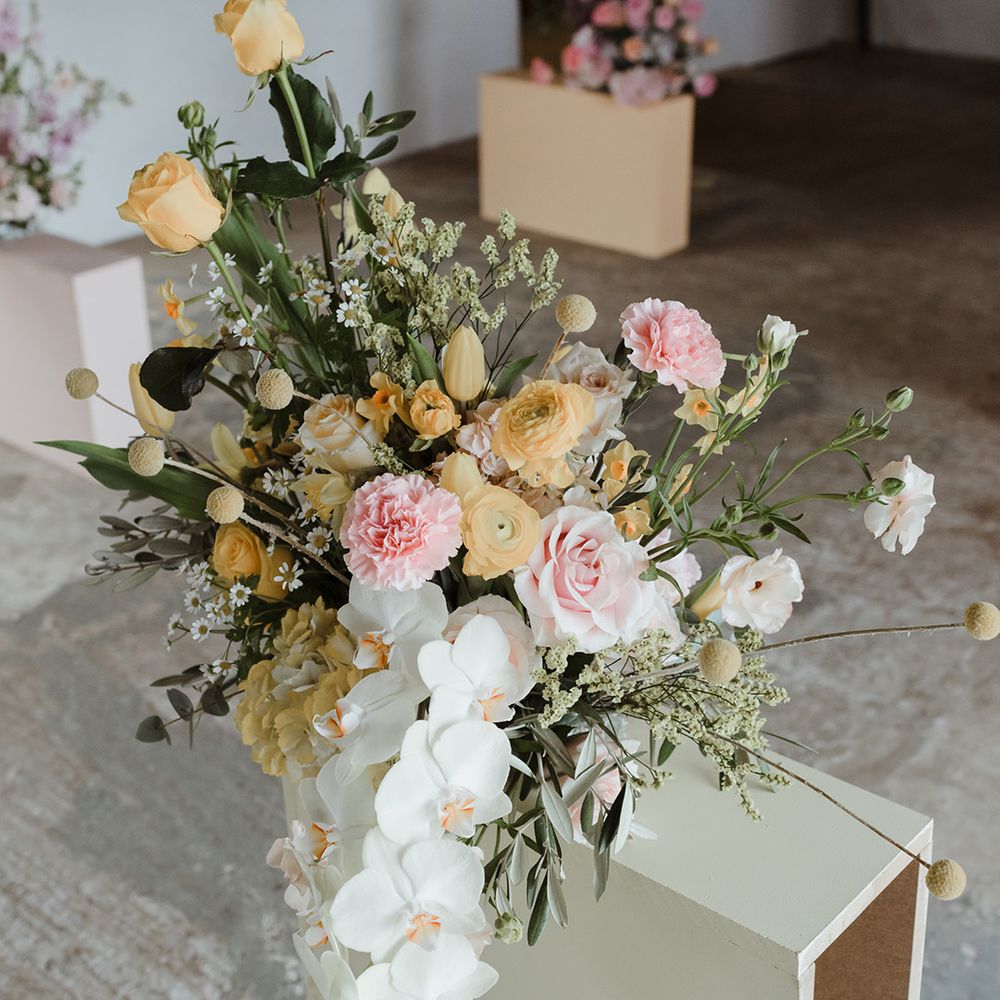 Pastel coloured seasonal wedding flowers for spring 