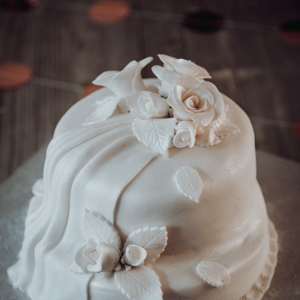 Homemade wedding cake for a micro wedding 