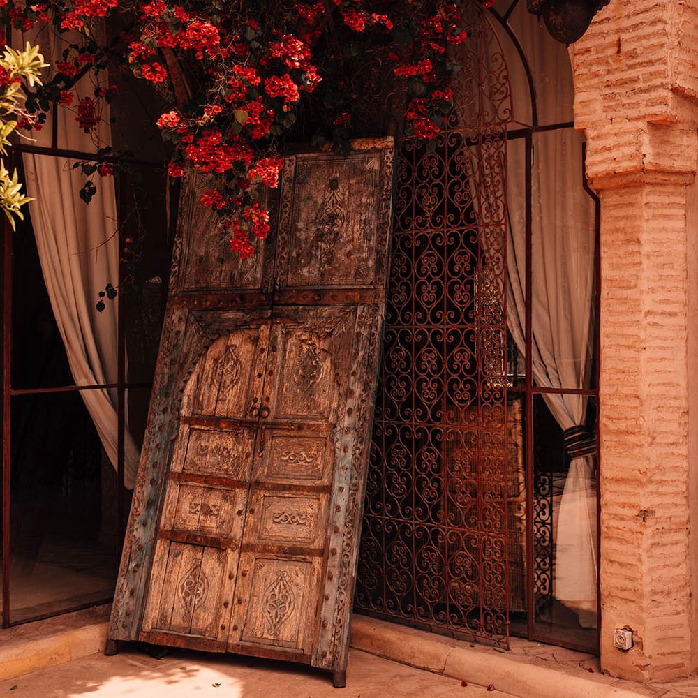 Beldi Country Club luxury wedding venue in Marrakech with authentic Moroccan furniture and designs 