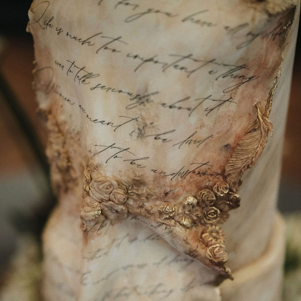 Antique script wedding cake design 