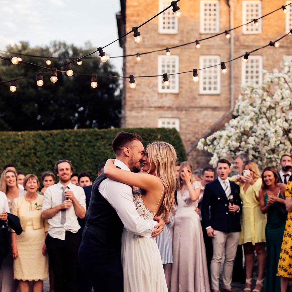 Outdoor wedding first dance 