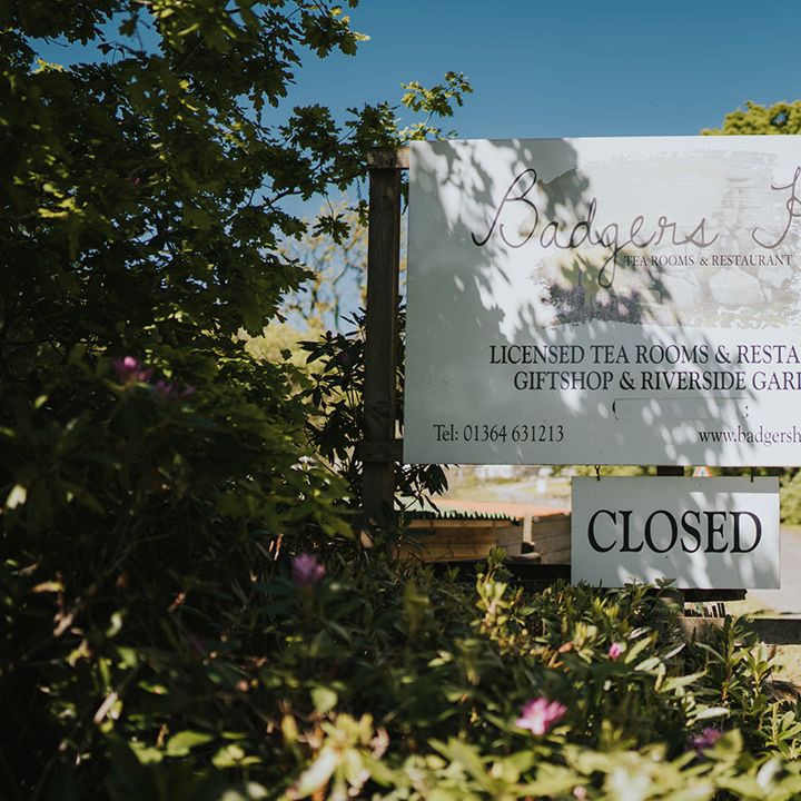 Badgers Holt welcome sign to the wedding and events venue in Devon 