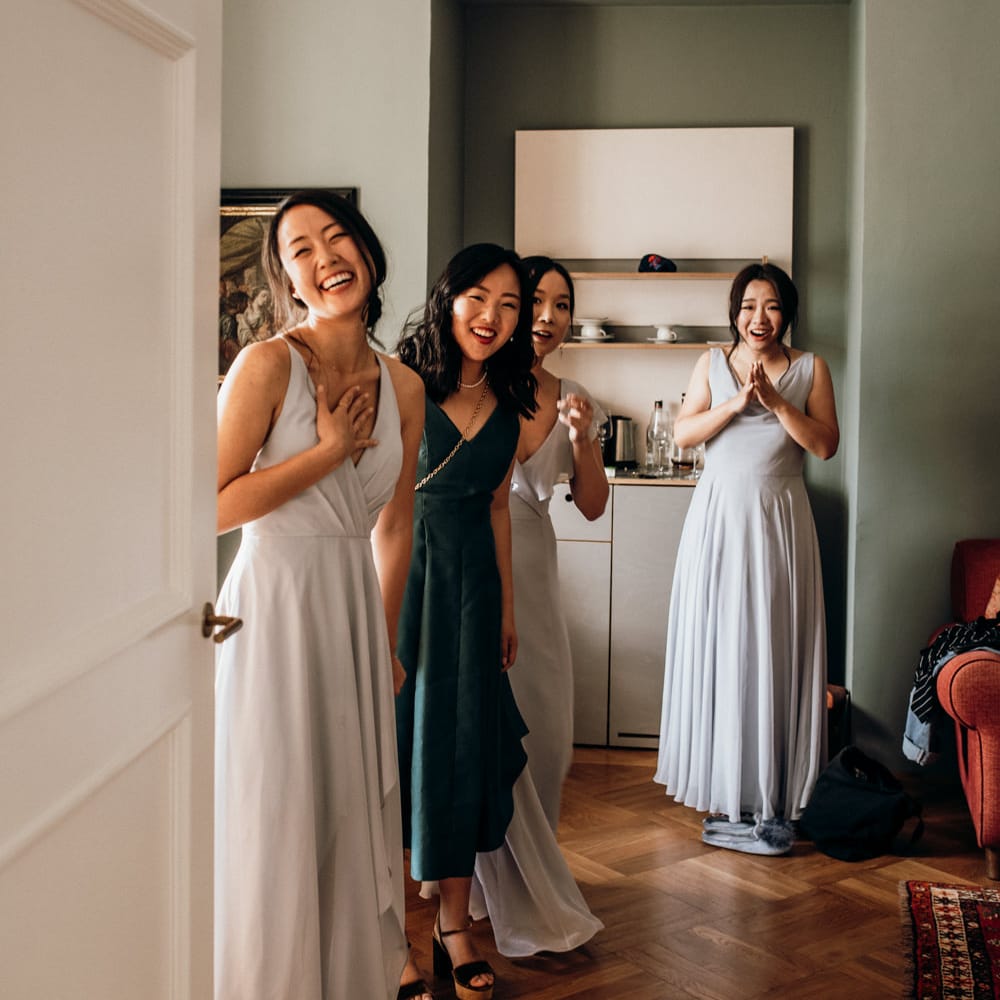 Bridesmaids in Jenny Yoo dresses on the wedding morning 