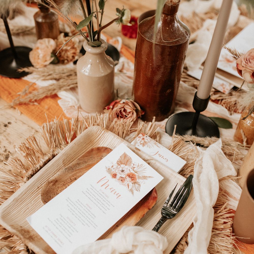 Boho table decor with wooden plates and Autumnal colour scheme