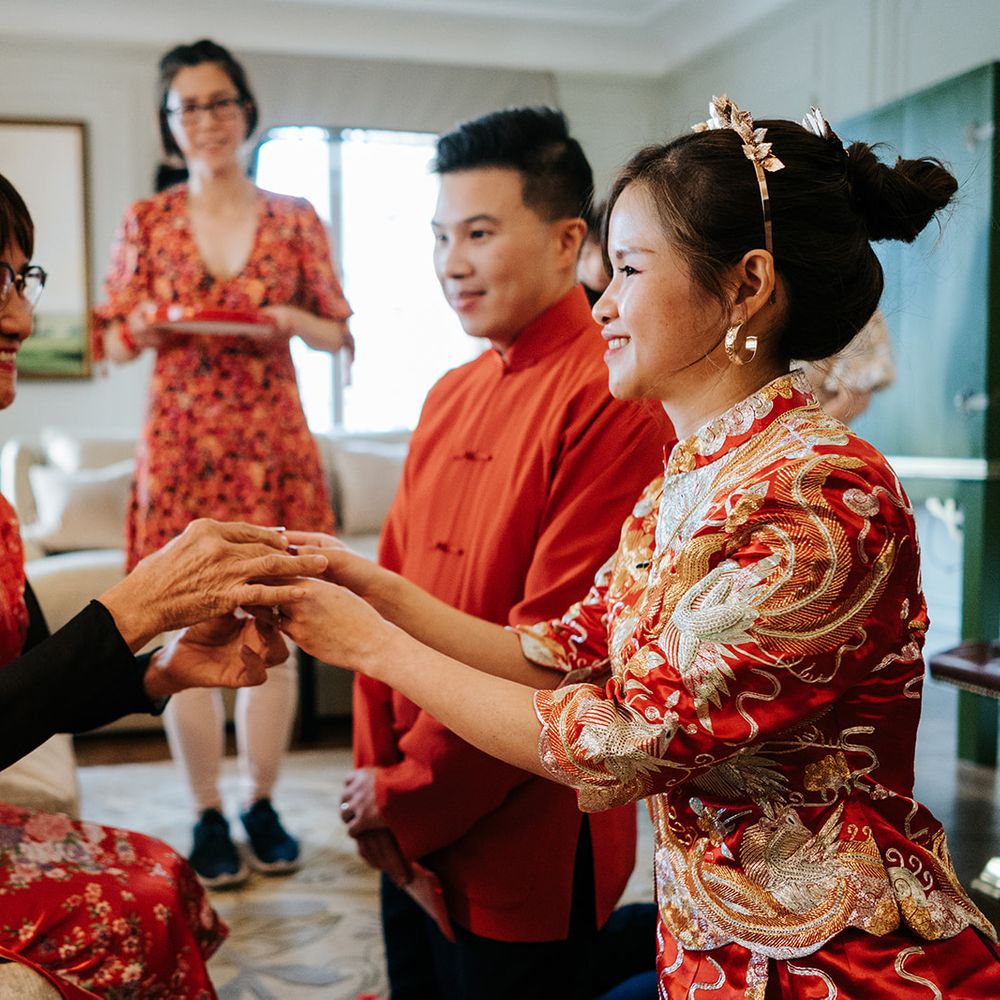 Family & friends gather in Dorchester suite for Chinese Tea Ceremony 