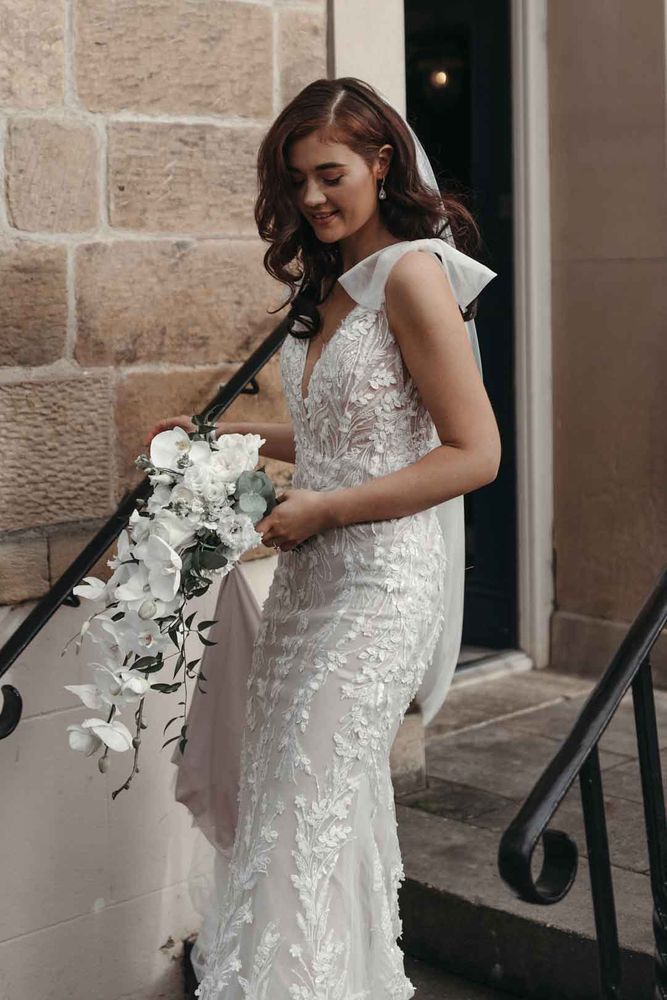 How Far In Advance Should I Get My Wedding Dress? How Far In Advance Should I Get My Wedding Dress?