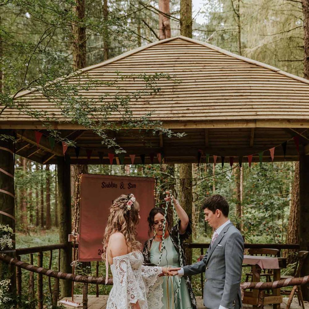 Handfasting Ceremony And How To Do It Rock My Wedding Handfasting Ceremony And How To Do It Rock My Wedding