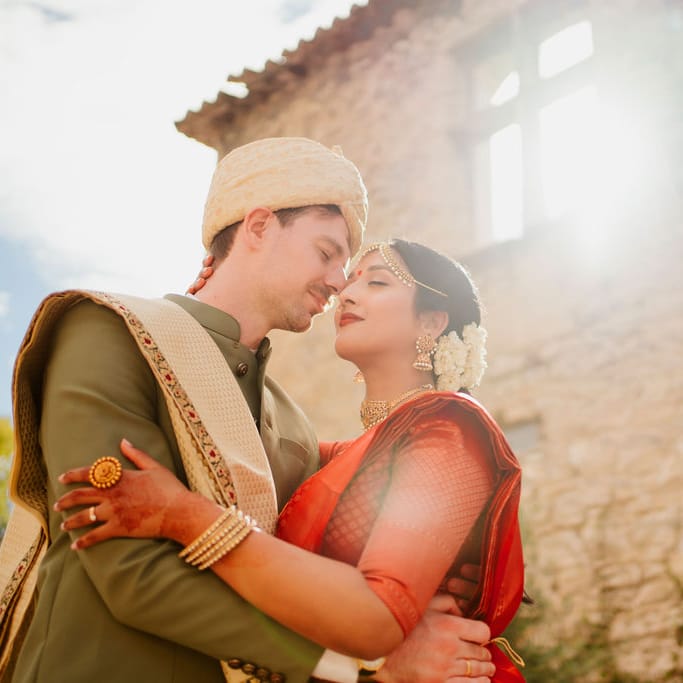 golden hour portrait at Domaine de Blanche Fleur, Provence, Hindu marriage ceremony 