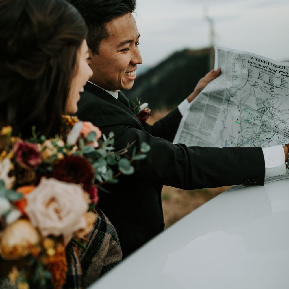 Groom shows map to bride 