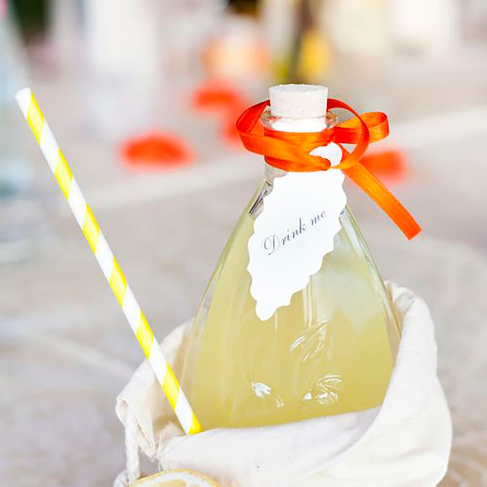 Lemon-flavoured drink by Cecelina Tornberg Photography 