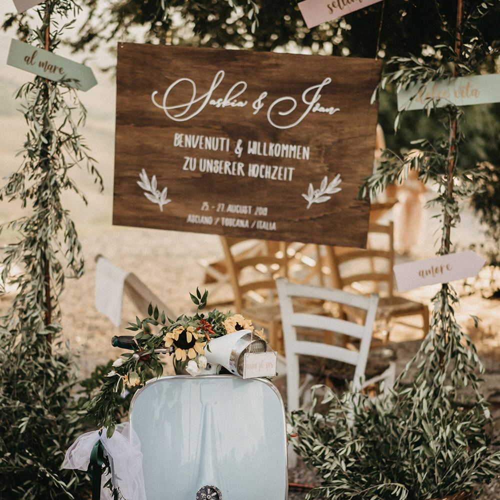 Olive Bouquet blue vespa photobooth
