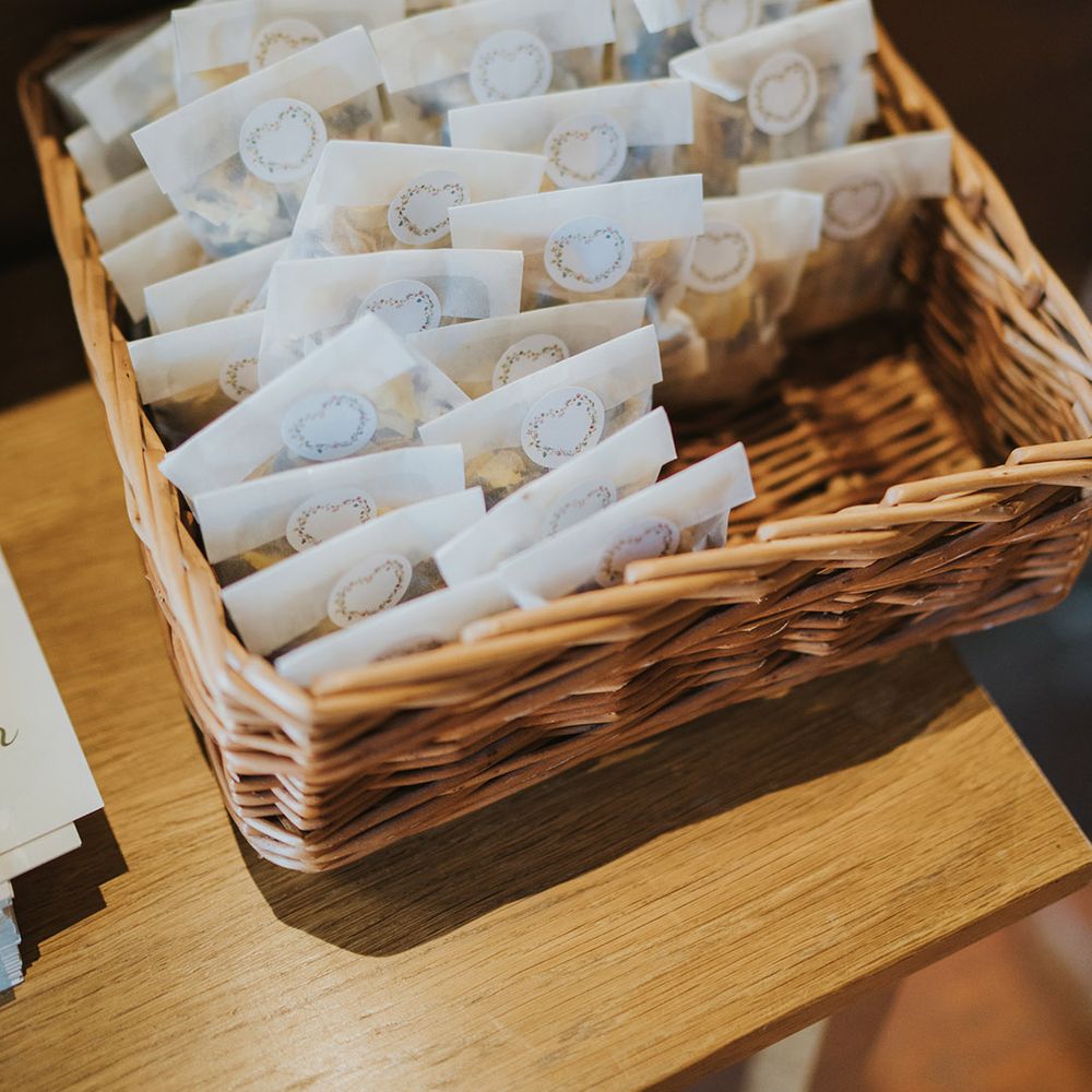 Personalised pouches of confetti for the end of the wedding ceremony 