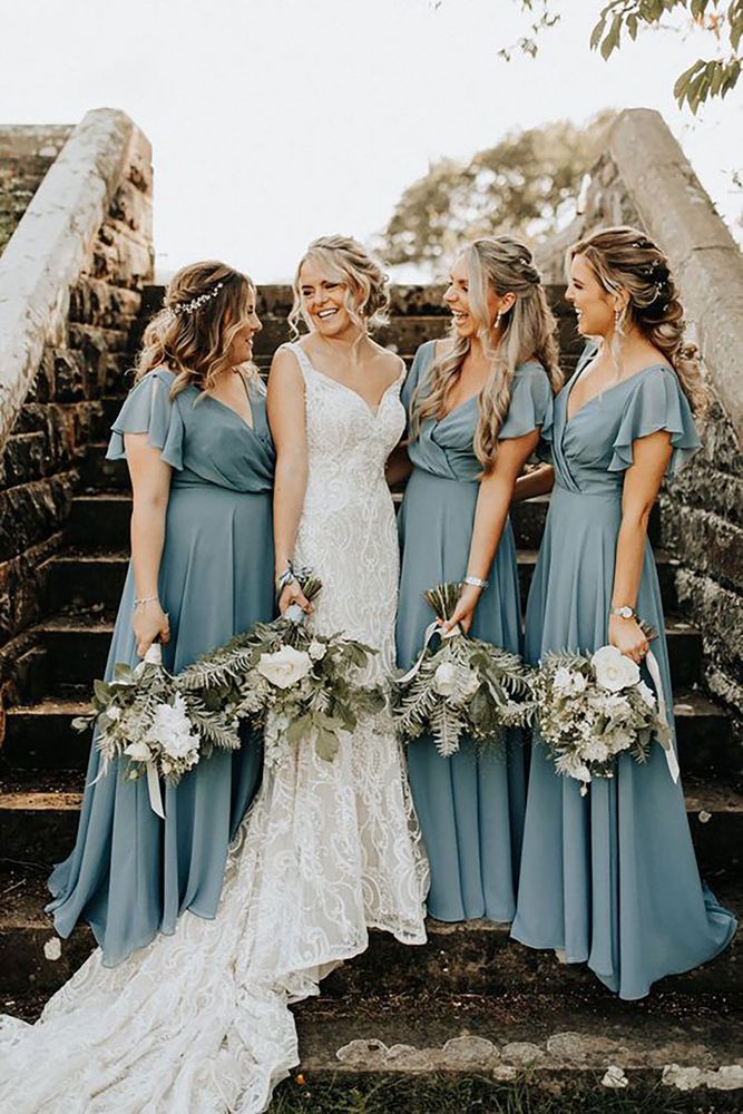 Choosing Your Bridesmaid Colour Palette Based on 2024 Trends Choosing Your Bridesmaid Colour Palette Based on 2024 Trends
