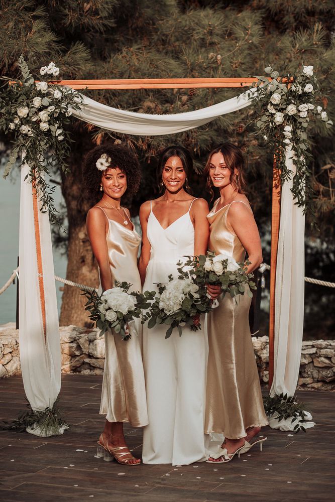 14 Gold Bridesmaid Dresses | Champagne, Rose Gold, Sequins 14 Gold Bridesmaid Dresses | Champagne, Rose Gold, Sequins