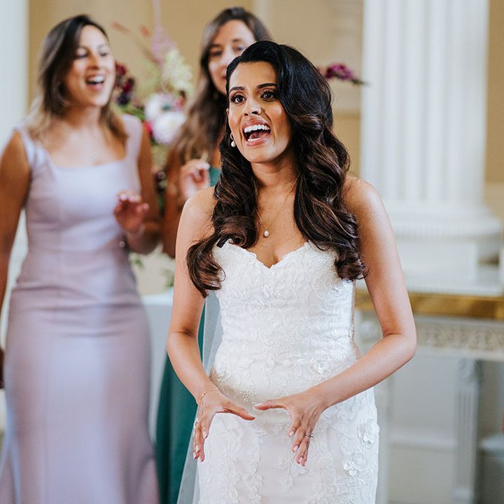 Bride sings with A Capella group at Syon Park after wedding ceremony 