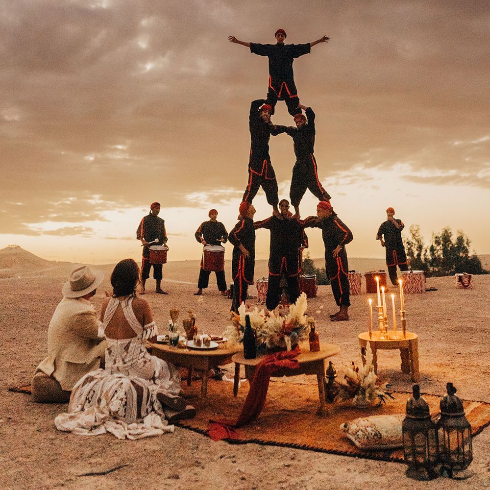 Acrobatic wedding entetrainment for luxe outdoor destination wedding 