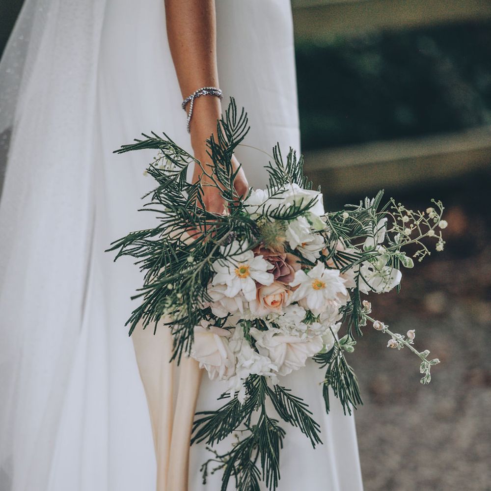 White and blush wedding bouquet for bride