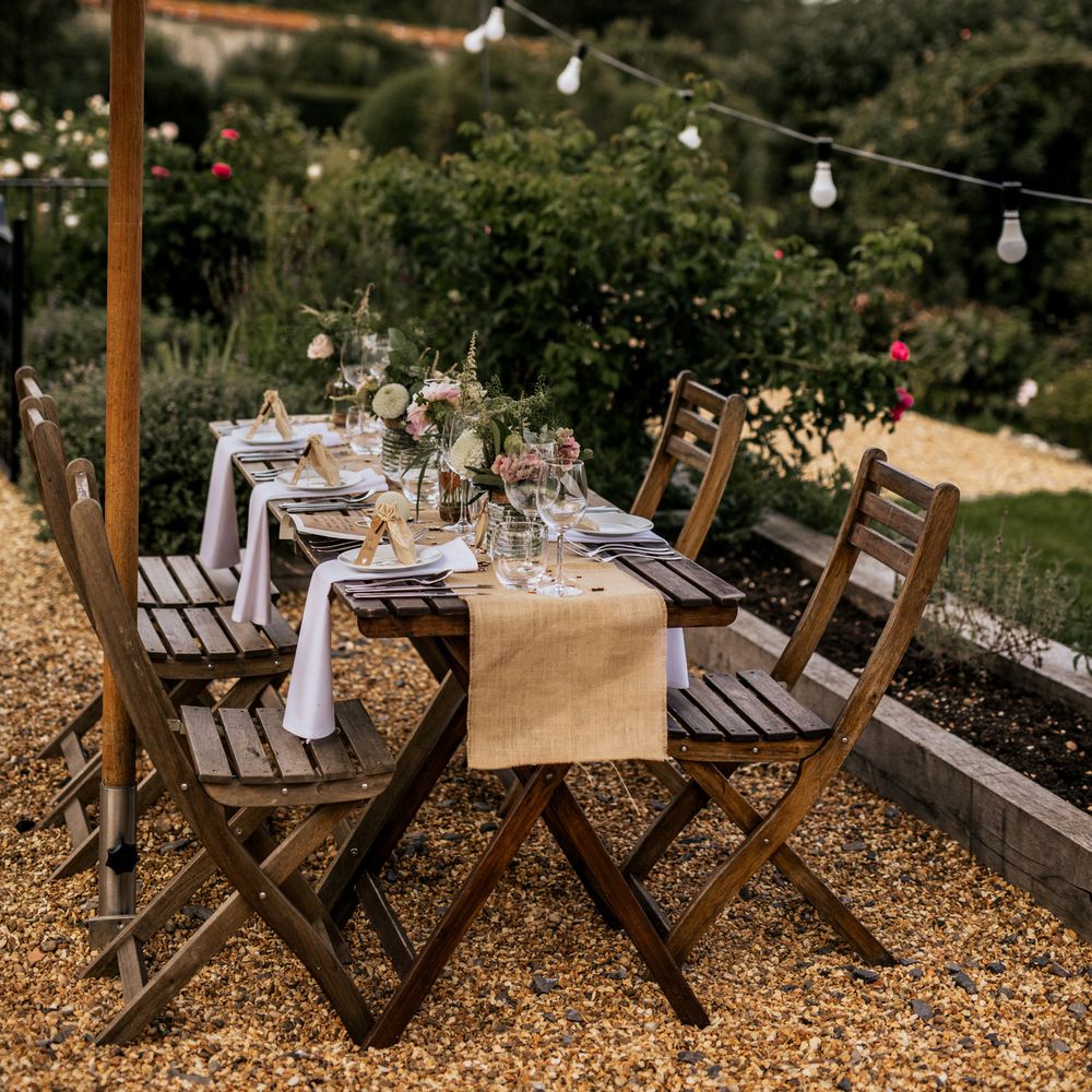 Outdoor table decor with lighting 