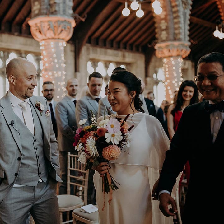 Groom sees his bride for the first time on the day of their wedding | Irene Yap Photography
