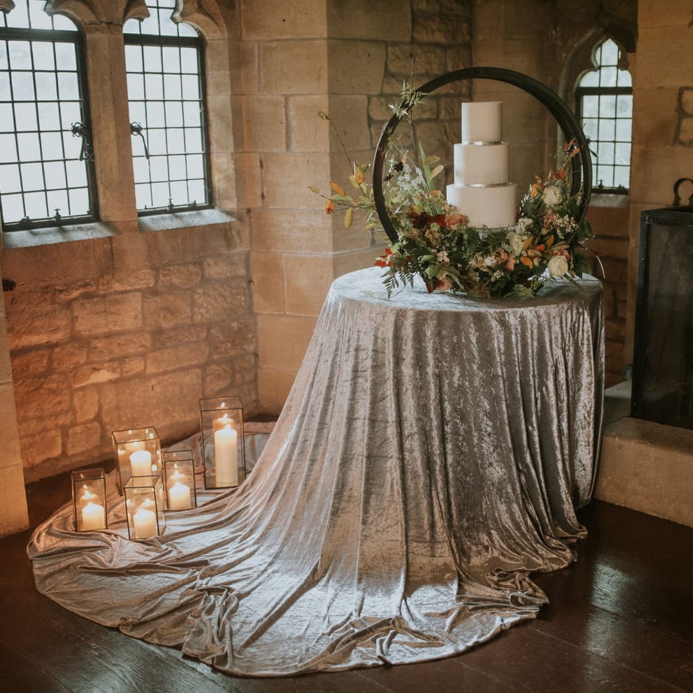 Cake display with hoop cake stand and lanterns 