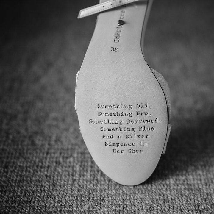 Bridal shoes with engraved passage at the bottom of the shoe 