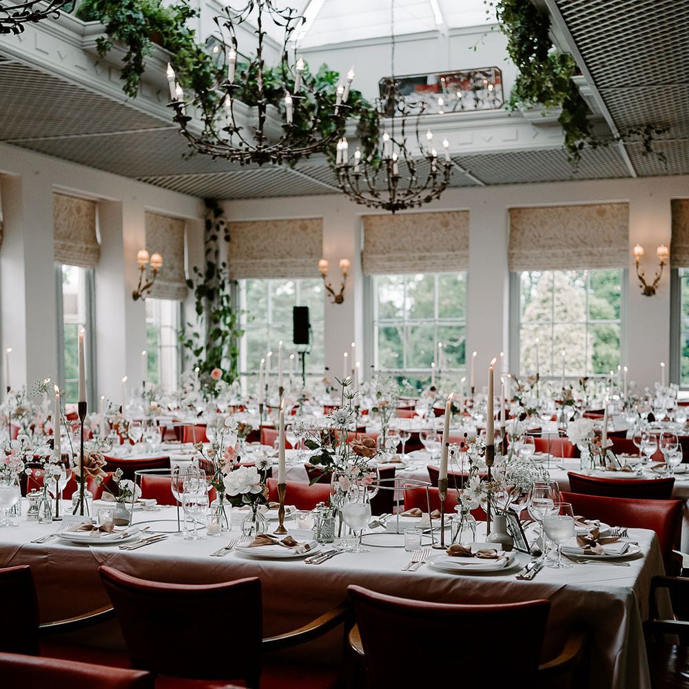 Classic and elegant wedding tablescape at country house wedding venue 
