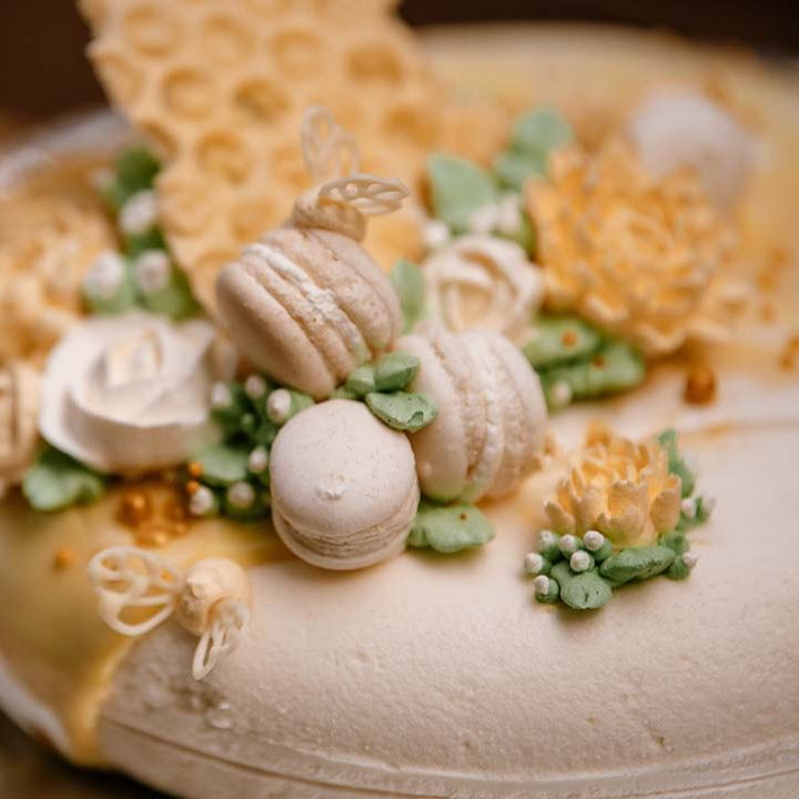 Wedding cake with macaroon decor 