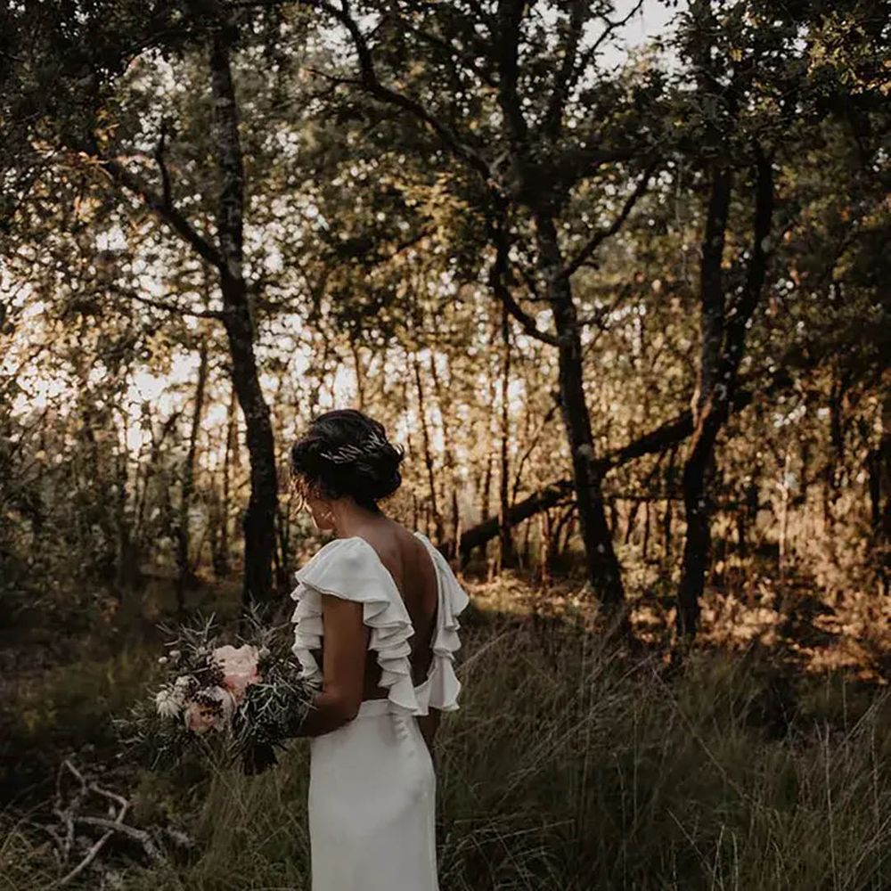  backless-ruffle-wedding-dress-patricia-hendrychova-estanguet