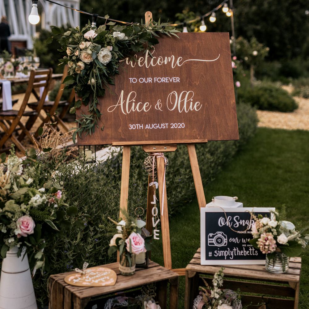 Wooden welcome sign 
