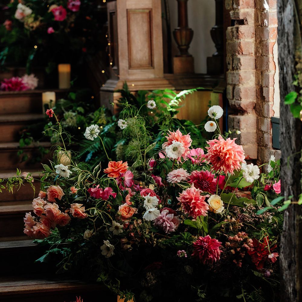 Classic country house wedding with pink and metallic theme 