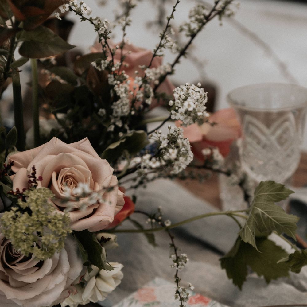 Floral bouquets with pastel roses