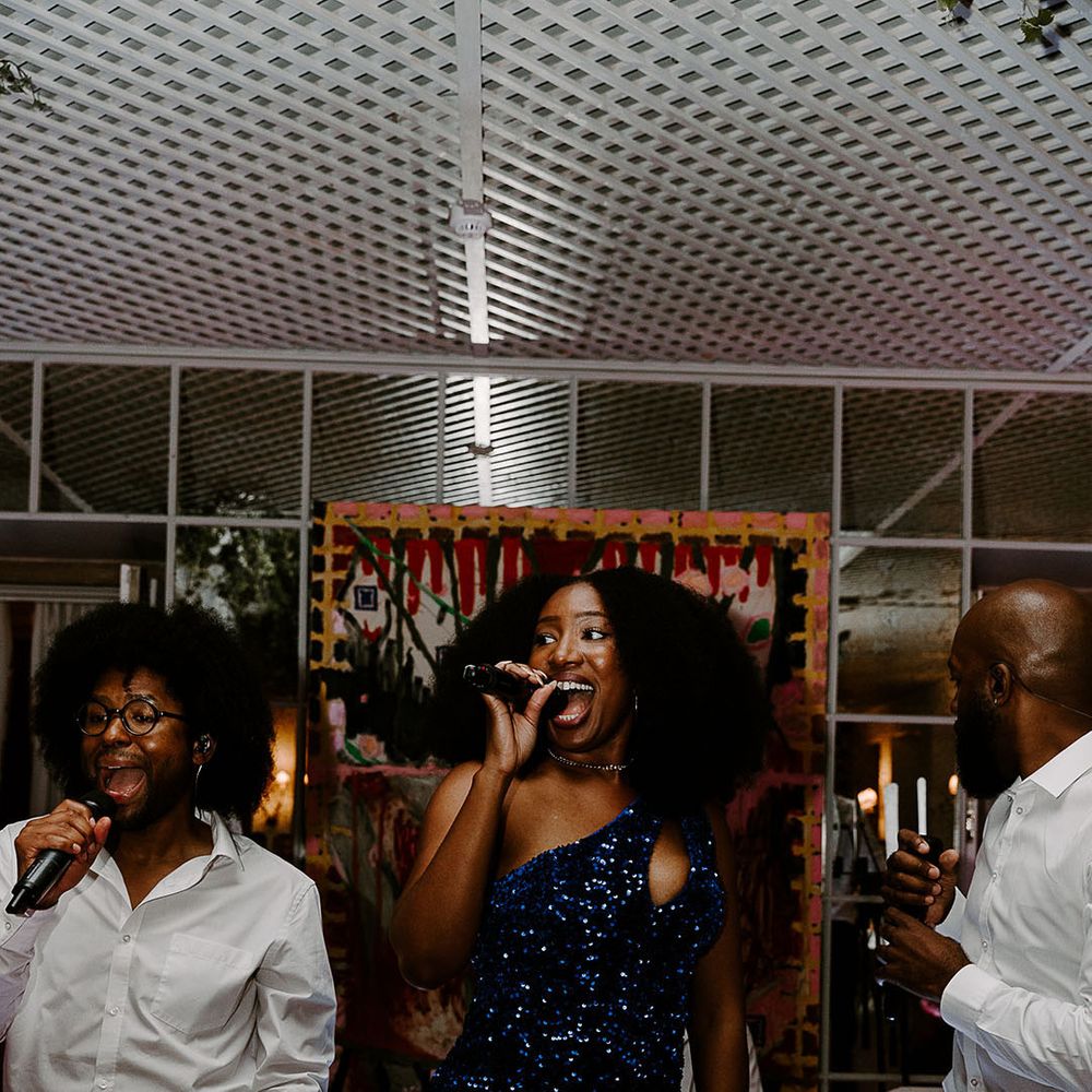 Wedding singers and entertainment at wedding reception 