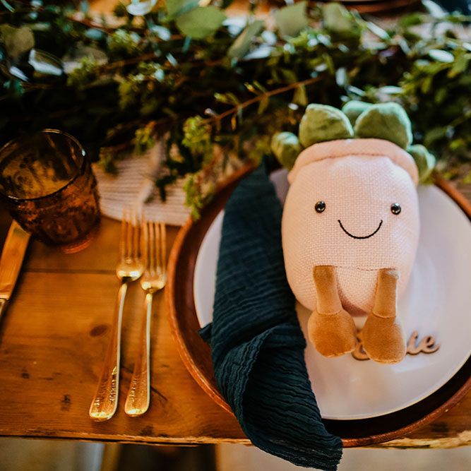 Toy plant pots for children's wedding favours 