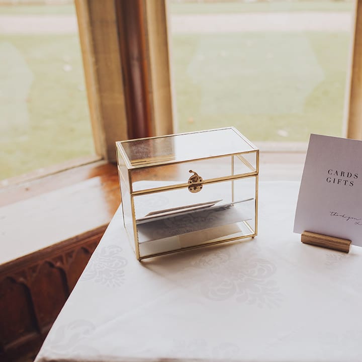 Glass case for gifts and cards 