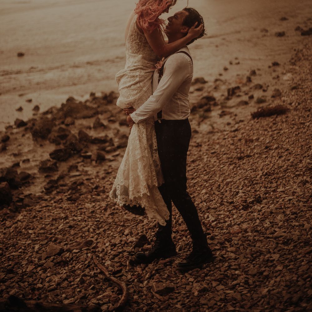 Intimate elopement photography by Esme Whiteside Photography