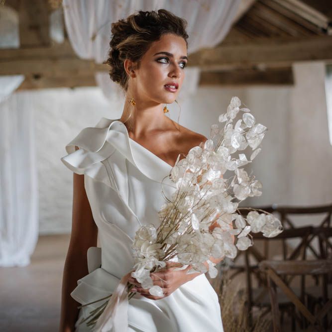 Stylish bride at minimalist wedding 